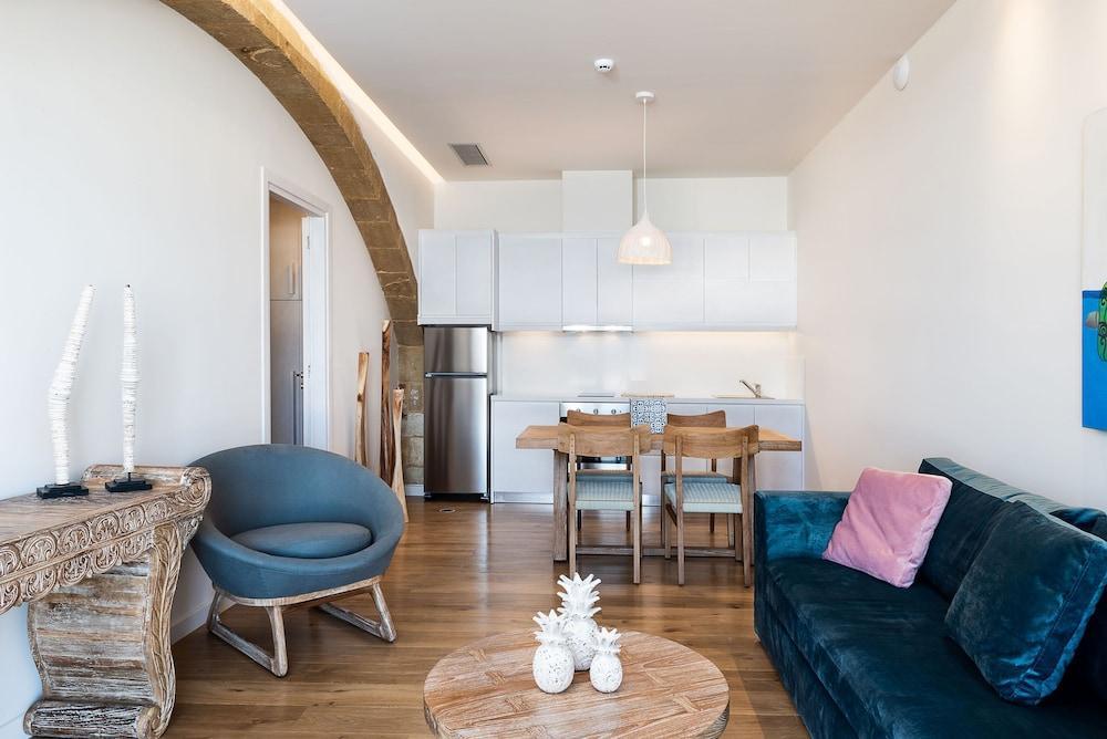Avra Apartments Kolymbari Harbour Eksteriør billede