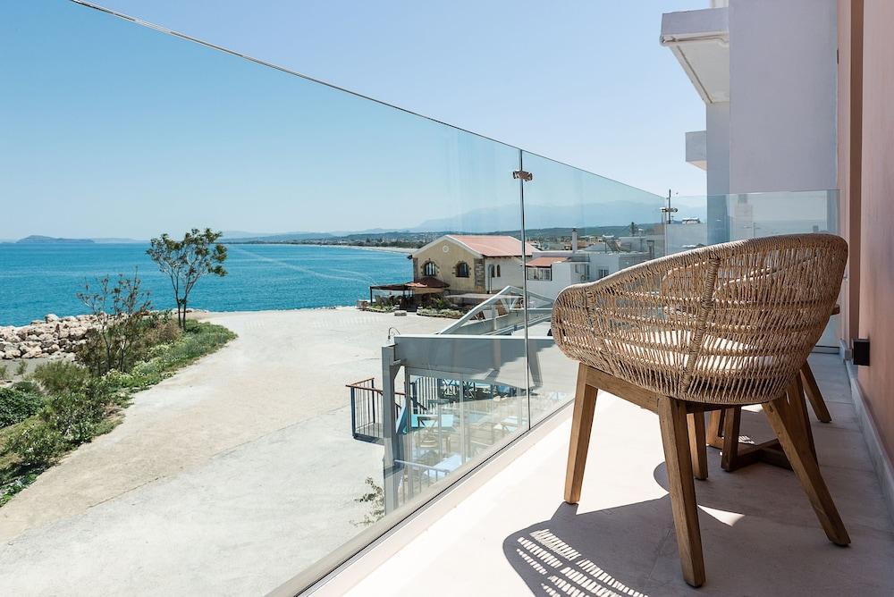 Avra Apartments Kolymbari Harbour Eksteriør billede