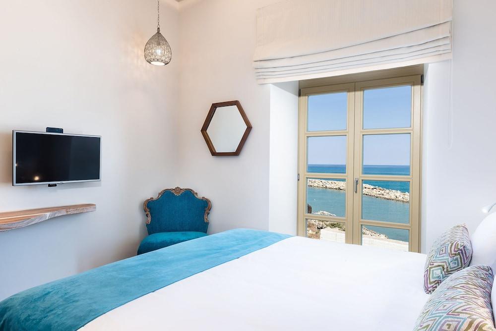 Avra Apartments Kolymbari Harbour Eksteriør billede